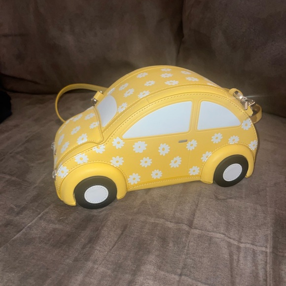 Kate Spade Daisy punch buggy crossbody bag - Picture 1 of 3